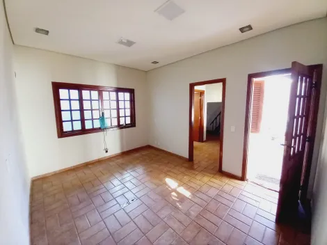 Casa / Padrão em Ribeirão Preto Alugar por R$3.000,00