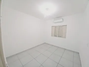 Alugar Casa / Padrão em Ribeirão Preto R$ 950,00 - Foto 4