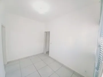 Alugar Casa / Padrão em Ribeirão Preto R$ 950,00 - Foto 2