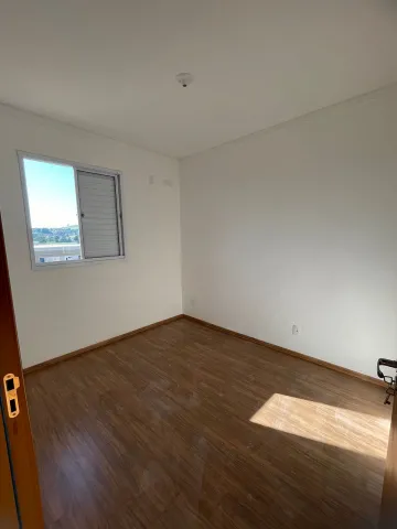 Alugar Apartamento / Padrão em Bonfim Paulista R$ 700,00 - Foto 5