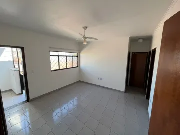 Alugar Casa / Padrão em Ribeirão Preto R$ 1.800,00 - Foto 1