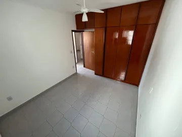 Alugar Casa / Padrão em Ribeirão Preto R$ 1.800,00 - Foto 9