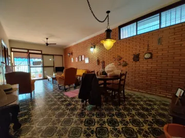 Casa / Padrão em Ribeirão Preto Alugar por R$3.500,00