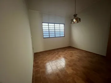 Alugar Casa / Padrão em Ribeirão Preto R$ 1.000,00 - Foto 5