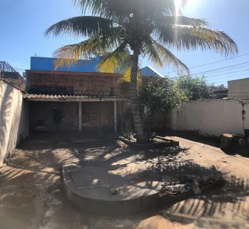Casa / Padrão em Ribeirão Preto Alugar por R$1.620,00