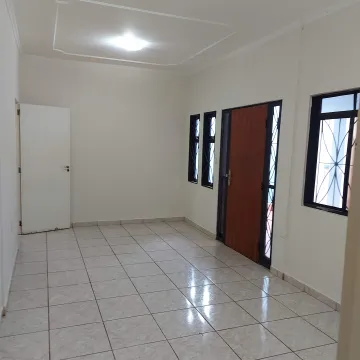 Alugar Casa / Padrão em Pradópolis R$ 1.400,00 - Foto 2