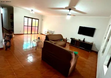 Alugar Casa / Padrão em Ribeirão Preto R$ 1.800,00 - Foto 5