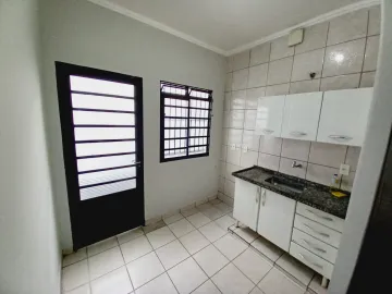 Alugar Casa / Padrão em Ribeirão Preto R$ 1.400,00 - Foto 4