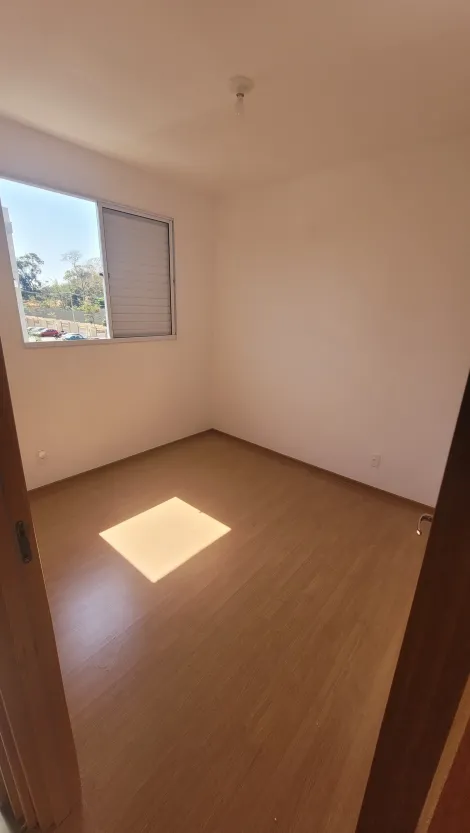 Alugar Apartamento / Padrão em Ribeirão Preto R$ 1.100,00 - Foto 3