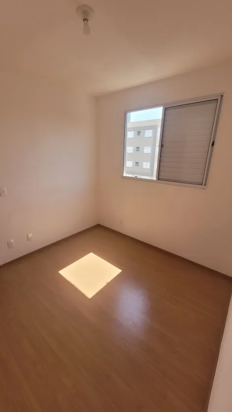 Alugar Apartamento / Padrão em Ribeirão Preto R$ 1.100,00 - Foto 4