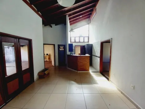 Casa / Padrão em Ribeirão Preto Alugar por R$3.000,00