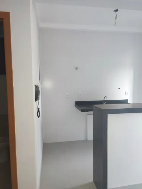 Alugar Apartamento / Padrão em Ribeirão Preto R$ 1.700,00 - Foto 4