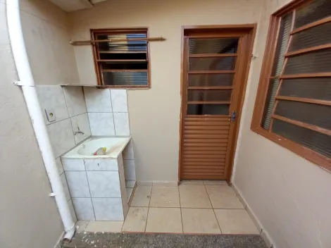 Alugar Casa / Padrão em Ribeirão Preto R$ 650,00 - Foto 7