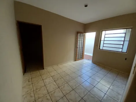 Casa / Padrão em Ribeirão Preto Alugar por R$650,00