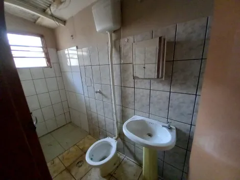 Alugar Casa / Padrão em Ribeirão Preto R$ 650,00 - Foto 5