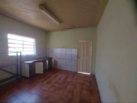 Alugar Casa / Padrão em Ribeirão Preto R$ 1.000,00 - Foto 2