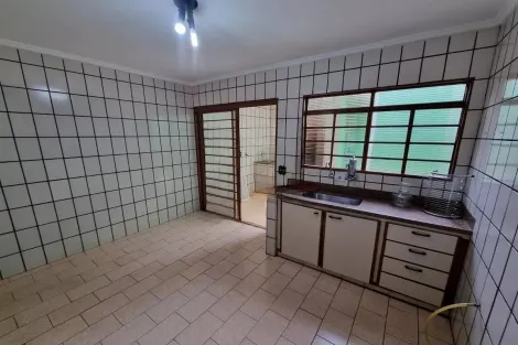 Alugar Casa / Padrão em Ribeirão Preto R$ 1.100,00 - Foto 17