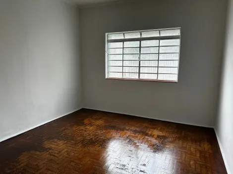 Alugar Casa / Padrão em Ribeirão Preto R$ 1.600,00 - Foto 1