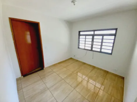 Casa / Padrão em Ribeirão Preto Alugar por R$750,00