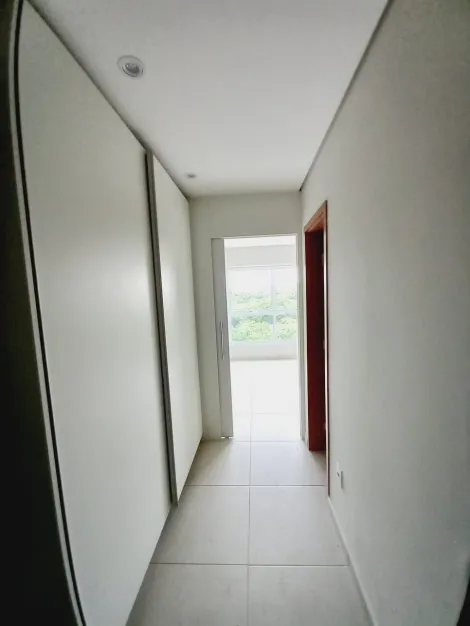 Alugar Apartamentos / Padrão em Ribeirão Preto R$ 1.800,00 - Foto 4