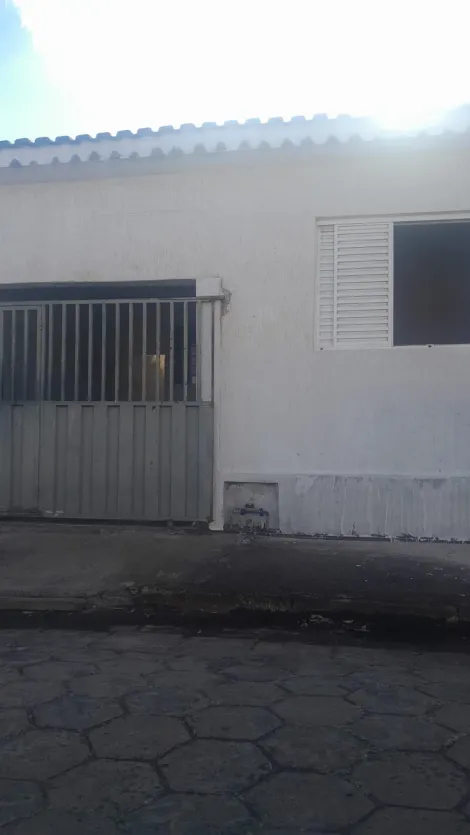 Comprar Casa / Padrão em São Sebastião do Paraíso R$ 200.000,00 - Foto 1