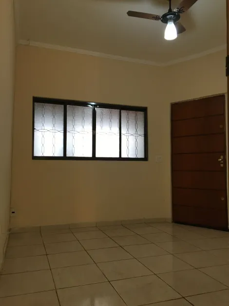 Alugar Casa / Padrão em Ribeirão Preto R$ 1.650,00 - Foto 1