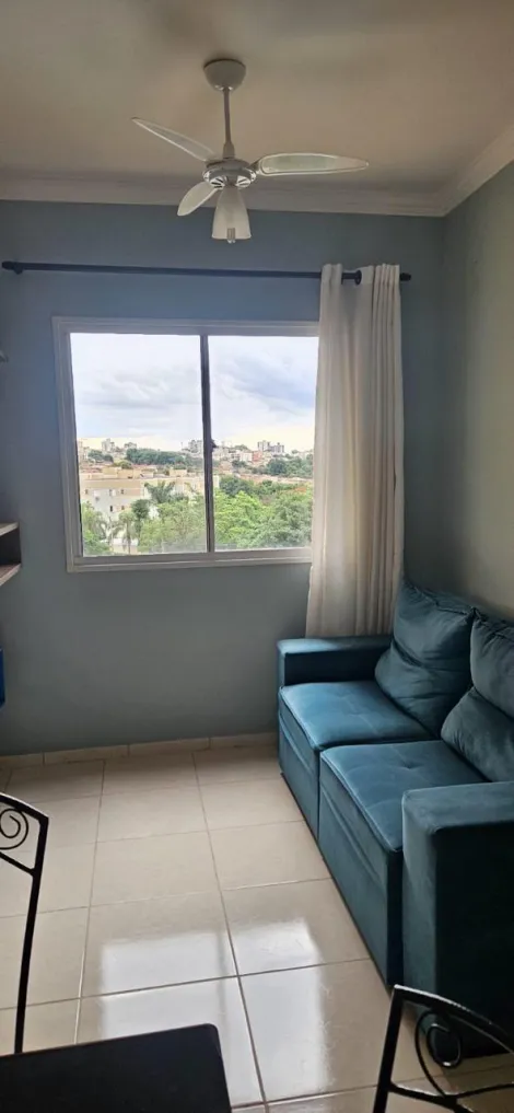 Apartamento / Padrão em Ribeirão Preto Alugar por R$2.000,00