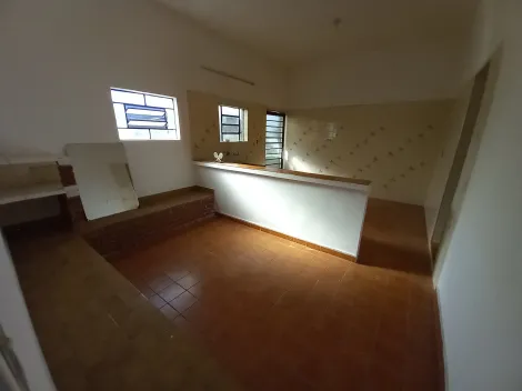 Alugar Casa / Padrão em Ribeirão Preto R$ 1.050,00 - Foto 4