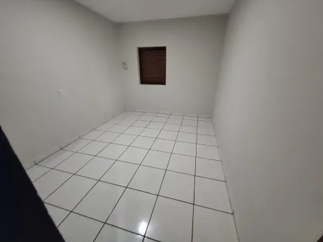 Alugar Casa / Padrão em Ribeirão Preto R$ 1.200,00 - Foto 3