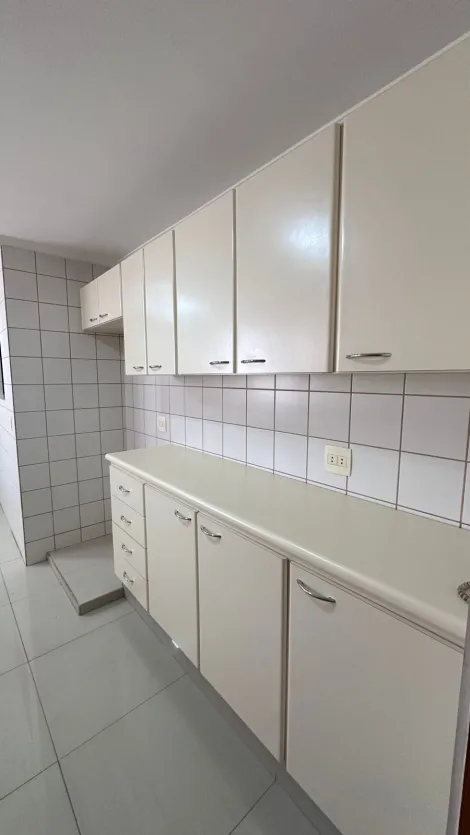 Alugar Apartamento / Padrão em Ribeirão Preto R$ 1.500,00 - Foto 4