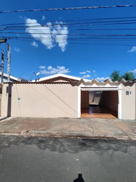 Alugar Casas / Padrão em Ribeirão Preto R$ 1.100,00 - Foto 1