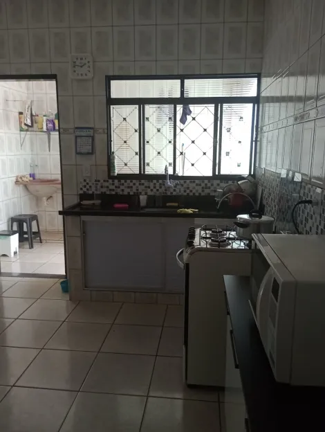 Alugar Casa / Padrão em Ribeirão Preto R$ 1.100,00 - Foto 2