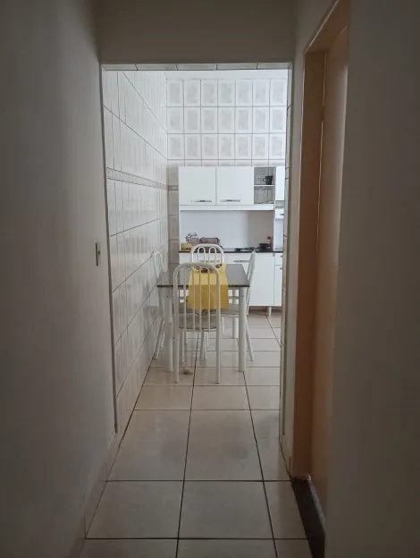 Alugar Casa / Padrão em Ribeirão Preto R$ 1.100,00 - Foto 3