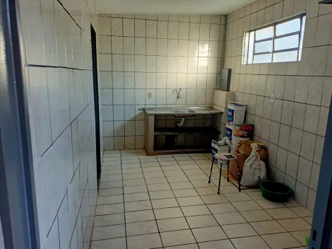 Alugar Casa / Padrão em Ribeirão Preto R$ 850,00 - Foto 2