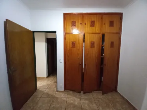 Alugar Casa / Padrão em Ribeirão Preto R$ 1.500,00 - Foto 8