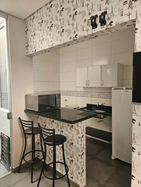 Apartamento / Kitnet em Ribeirão Preto Alugar por R$1.900,00