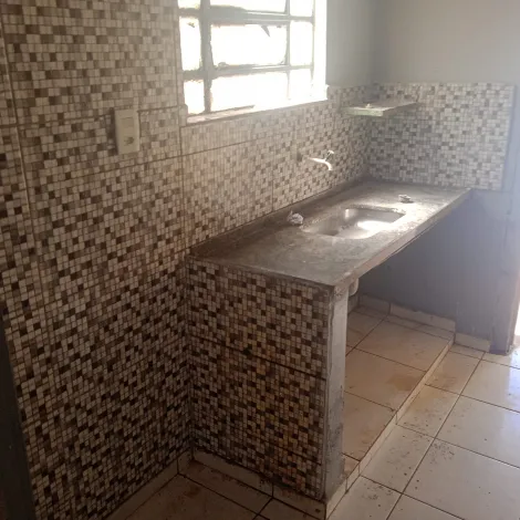 Alugar Casa / Padrão em Ribeirão Preto R$ 650,00 - Foto 4