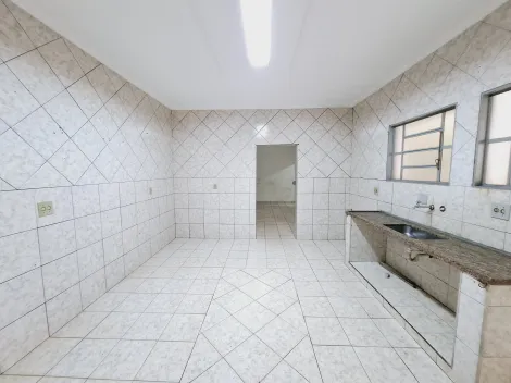 Alugar Casa / Padrão em Ribeirão Preto R$ 1.200,00 - Foto 7