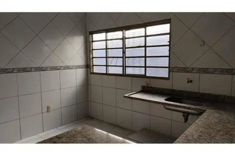 Alugar Casa / Padrão em Ribeirão Preto R$ 800,00 - Foto 6