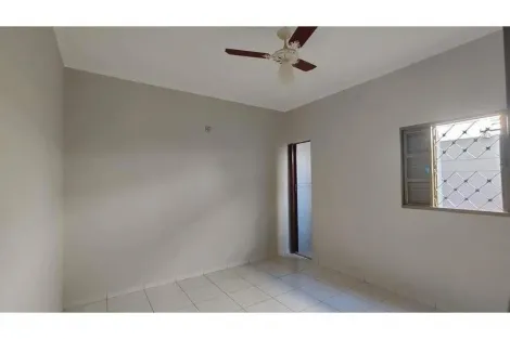 Alugar Casa / Padrão em Ribeirão Preto R$ 800,00 - Foto 9