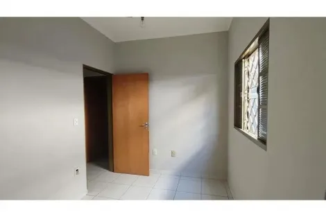 Alugar Casa / Padrão em Ribeirão Preto R$ 800,00 - Foto 12