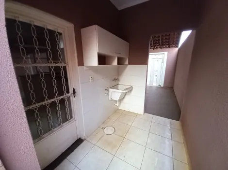 Alugar Casa / Padrão em Ribeirão Preto R$ 1.700,00 - Foto 12