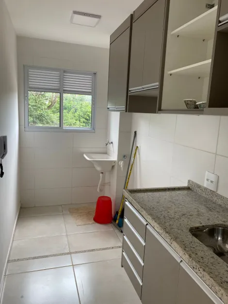 Alugar Apartamento / Padrão em Bonfim Paulista R$ 970,00 - Foto 3