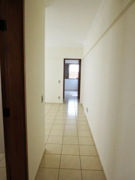 Alugar Apartamento / Padrão em Ribeirão Preto R$ 780,00 - Foto 2