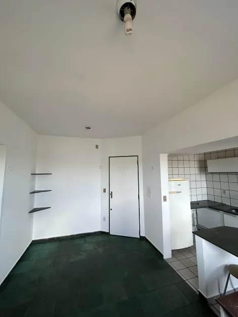 Apartamento / Kitnet em Ribeirão Preto Alugar por R$900,00