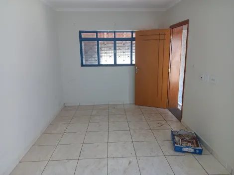 Alugar Casa / Padrão em Ribeirão Preto R$ 900,00 - Foto 4