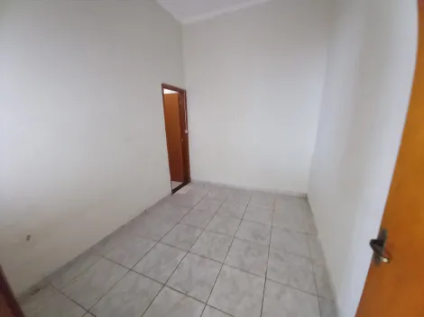 Alugar Casa / Padrão em Ribeirão Preto R$ 900,00 - Foto 8