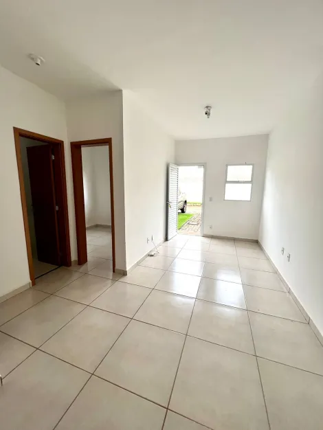 Casa condomínio / Padrão em Ribeirão Preto Alugar por R$1.250,00