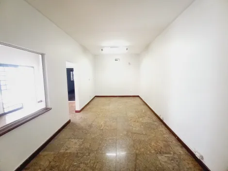 Casa / Padrão em Ribeirão Preto Alugar por R$1.900,00