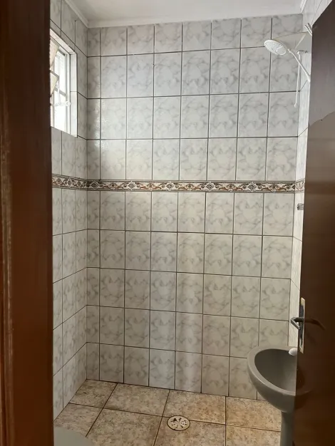 Alugar Casa / Padrão em Ribeirão Preto R$ 1.400,00 - Foto 12